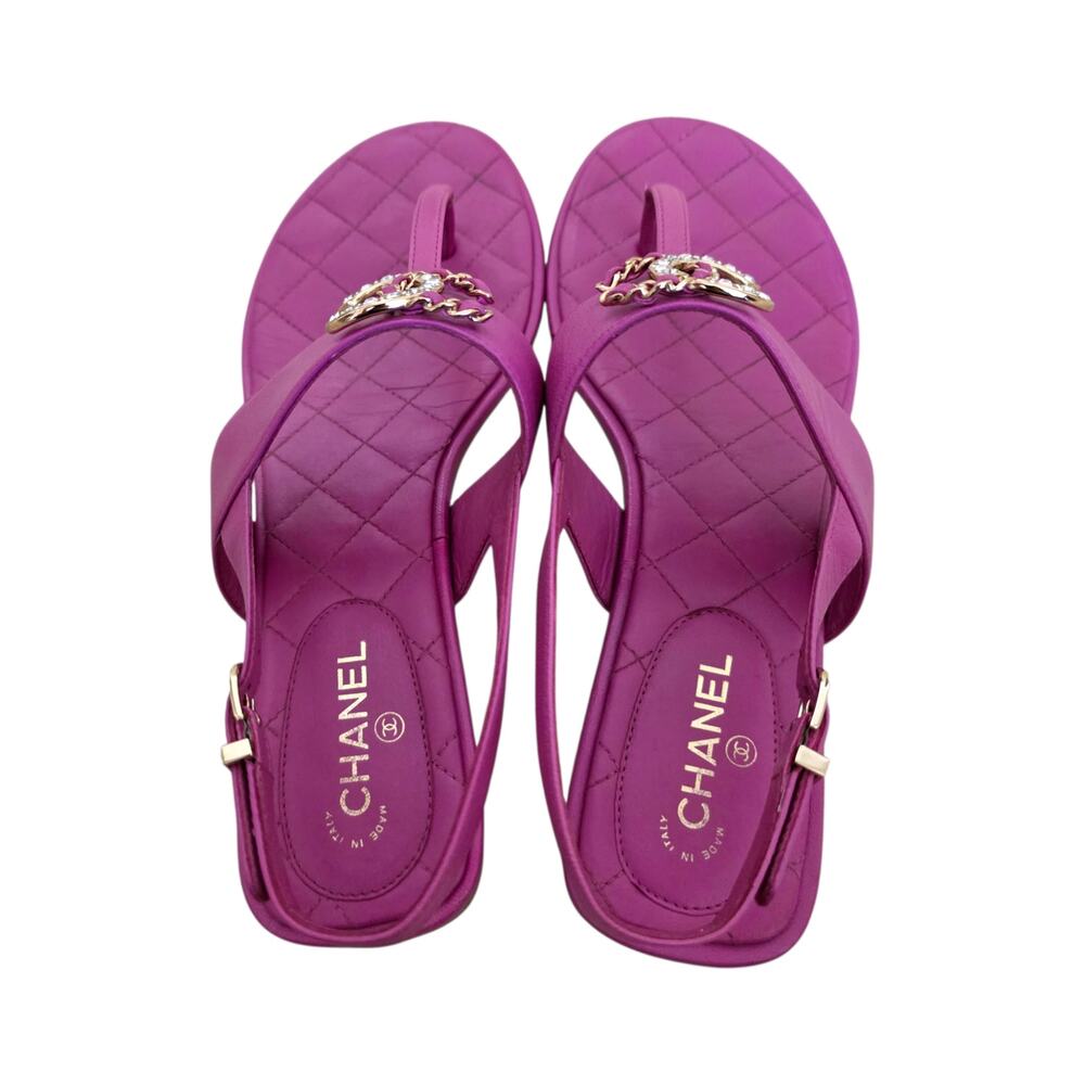 Chanel Thong Pink Quilted Leather CC Logo Sandals Chain Flat Crystal 36 5.5 - Picture 2 of 12